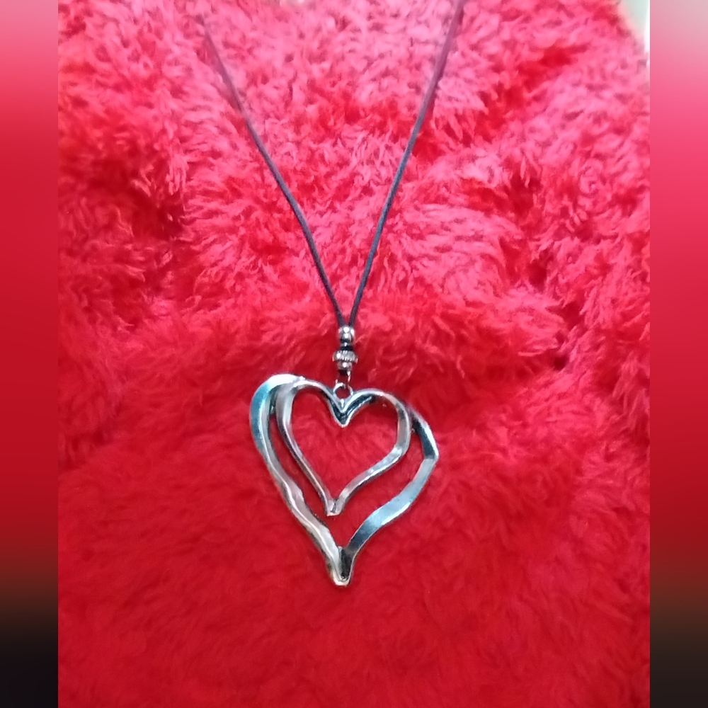 Neckles - Picture 3 of 4